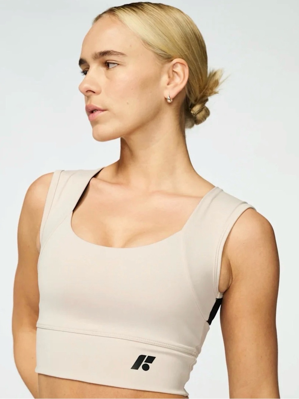 Forme Power Bra Posture Correcting Compression Sports Bra Cream Taylor Swift M